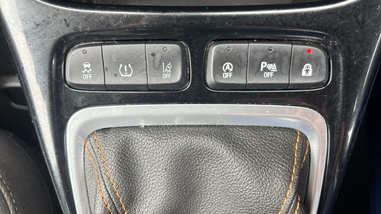 Vauxhall Crossland X 1.2T ecoTec [110] Tech Line Nav 5dr [6 Spd] [S/S] Petrol Hatchback